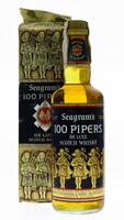 Lote 82 - WHISKY 100 PIPERS - Garrafa de Whisky, De Luxe Scotch Whisky, Joseph Seagram & Sons, Escócia, (750ml - 43%vol.). Nota: garrafa dos anos 1970s, em caixa de cartão original