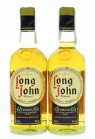 Lote 159 - WHISKY LONG JOHN - 2 garrafas de Whisky, Special Reserve, Finest Scotch Whisky, Long John Distilleries, Scotland, (700ml - 40%vol.). Nota: garrafas dos anos 80. Garrafa idêntica à venda por € 69,90. Consultar valor indicativo em http://www.kups