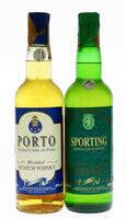 Lote 168 - GARRAFAS DE WHISKY - Conjunto de 2 garrafas de Whisky sendo 1 garrafa de Sporting Clube de Portugal, (700ml - 40%vol.) e 1 garrafa de Futebol Clube do Porto, (700ml - 40%vol.). Nota: garrafas antigas