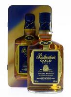 Lote 299 - WHISKY BALLANTINE'S 12 ANOS - Garrafa de Whisky, Gold Seal, Special Reserve Scotch Whisky, George Ballantine & Son, Scotland, (700ml - 40%vol.). Nota: em caixa de metal original