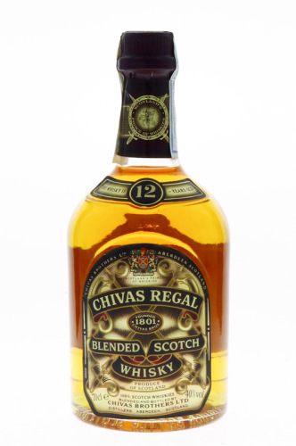 Lote 356 - WHISKY CHIVAS REGAL 12 ANOS - Garrafa de Whisky, 12 Years Old, Blended Scotch Whisky, Chivas Brothers, Escócia (700ml - 40%vol). Nota: garrafa dos anos 1980s