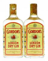 Lote 476 - GIN GORDON'S - 2 garrafas de Gin, Gordon's Special London Dry Gin, Alexander Gordon & Company, England, (700ml - 40%vol.)