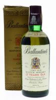 Lote 604 - WHISKY BALLANTINE'S 17 ANOS - Garrafa de Whisky, Very Old Scotch Whisky, 17 Years Old, George Ballantine & Son, Escócia, (750ml - 43%vol.). Nota: garrafa dos anos 1970s. Garrafa idêntica à venda por € 403,32. Em caixa de cartão original. Consul