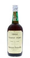 Lote 605 - PORTO GONZALEZ BYASS 1964 - Garrafa de Vinho do porto, 1964 Tawny Port, Engarrafado em 1977, Gonzalez Byass, Vila Nova de Gaia, (750ml). Nota: garrafa idêntica à venda por € 195. Consultar valor indicativo em https://www.garrafeiranacional.com/