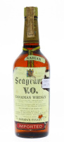 Lote 606 - WHISKEY SEAGRAM'S V.O. 1968 - Garrafa de Canadian Whisky, Joseph E. Seagram, Canadá, (750ml - 40%vol.). Nota: garrafa idêntica foi vendida por € 70,96. Rótulo algo danificado. Consultar valor indicativo em https://t.ly/byNI