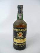 Lote 2181 - Garrafa Vinho Porto 10 ANOS Real Companhia Velha. Bottled in 1987. Garrafa antiga, valiosa.