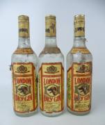 Lote 2350 - Conjunto 3 Garrafas Gin London Dry Gin - Qualidade superior - Caves Monte Crasto.