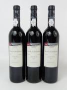 Lote 2529 - Três garrafas de Vinho Tinto Quinta de Ventozelo 2000 Reserva, Douro denominação de Origem Controlada