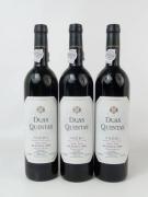 Lote 2552 - Três garrafas de Vinho Tinto Duas Quintas Reserva 1999, Douro Denominação de Origem Controlada, p.v.p. de 135€