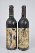Lote 2766 - Duas garrafas de vinho tinto "Cartuxa" colheita de1990. Vinho de grande qualidade. Nota: Rótulos danificados