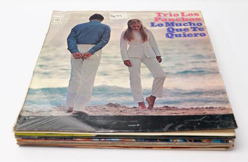 Lote 103 - MÚSICA ESPANHOLA E MEXICANA - conjunto com 12 discos de vinil de 33 rpm com música espanhola e mexicana, entre outras, composto por "Fandangos Y Fiestas", "Vay Con Dios" de Linda de SuzaClara Perez, "Zarzuela", "Carnival in Mexico", "Spain - 10