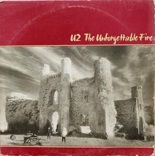 Lote 105 - U2 - disco de vinil de 33 rpm de U2 "The Unforgettable Fire", de 1984 (LP, álbum). Não testado, marcas de uso