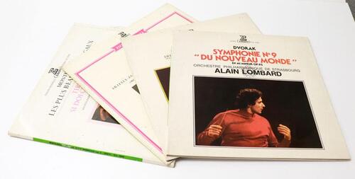 Lote 106 - GRANDES COMPOSITORES - conjunto de 4 discos de vinil 33 rpm de música clássica composto por Dvorak, Symphonie nº9 "Du nouveau Monde", Haydn e Mozart, "Deux concertos pour Trompette" por Maurice André, "Douze Menuts Celebres" (Lully, Bach, Gluck