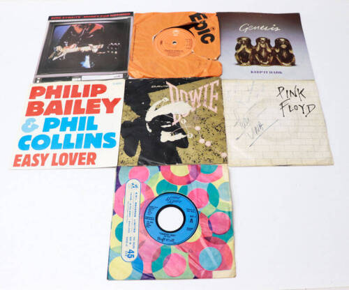 Lote 113 - SINGLES DIVERSOS - conjunto com 7 discos de vinil de 45 rpm com vários singles de diversos autores como "Another Brick in the Wall" de Pink Floyd, "Let´s Dance" de David Bowie, "Money For Nothing" de Dire Straits, "Keep it Dark" de Genesis, ent