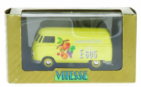 Lote 29 - VITESSE, VOLKSWAGEN BULLI BAYER (1955) - Miniatura automóvel à escala 1:43 em metal amarelo. Limited Edition Vitesse. Nota: em caixa original