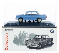 Lote 69 - MINICHAMPS, BMW 700 - Miniatura automóvel à escala 1:43 em metal azul. Paul's Model Art Minichamps. Nota: em caixa original