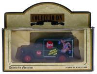 Lote 77 - COLECÇÃO DN "DAYS GONE", BEDFORD 30 CWT (1950) - Miniatura automóvel à escala 1:43 em metal verde com propaganda da Persil. Lledo. Nota: em caixa original