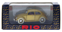 Lote 78 - RIO, VOLKSWAGEN MILLIONTH BEETLE (1955) - Miniatura automóvel à escala 1:43 em metal dourado. Rio, Itália. Nota: em caixa original