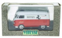 Lote 130 - VITESSE, VOLKSWAGEN "PÃO DE FORMA" - Miniatura automóvel à escala 1:43 em metal encarnado e branco com decoração da Ferrari. La Collection Vitesse. Nota: em caixa original