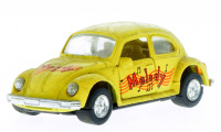 Lote 140 - WELLY, VOLKSWAGEN 1303 - Miniatura automóvel em metal amarelo. Welly. Dim: 11 cm. Nota: sinais de manuseamento e pneus com defeitos