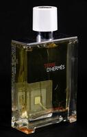 Lote 38 - HERMÈS PARIS, FRASCO DE PERFUME, TESTER - Eau de Toilette Très Fraîche "Terre D`Hermès”, Made in France, 75 ml. Nota: sem uso, com tampa, sem caixa