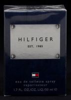 Lote 52 - HILFIGER, FRASCO DE PERFUME - Eau de Toilette spray "Hilfiger", Made in Switzerland, 50 ml. Nota: sem uso, caixa selada