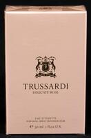 Lote 106 - TRUSSARDI, FRASCO DE PERFUME - Eau de Toilette "Trussardi Delicate Rose", Made in Italy, 30 ml. Nota: sem uso, caixa selada