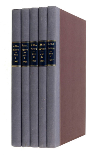 Lote 30 - ÁREA OESTE - MAGAZINE DE INFORMAÇÃO REGIONAL - 5 Vols. (Diversos números encadernados em 5 vols.). Director José Vitor Silva. Contém o nº 1 Ano I de 6 de Março de 1993 (75$00). Cada volume corresponde a um ano específico, sendo: Vol. I 1993; Vol