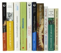 Lote 51 - LIVROS EM LÍNGUA ESTRANGEIRA - 10 Vols. de diversos autores, edições, encadernações, dimensões, editoras e títulos, tais como: "Lawrence D'Arabie"; "Josefina"; "Yolande D'Aragon"; "Mémories”, entre outros conforme fotografias. Encadernações de c