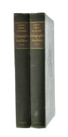 Lote 184 - BIBLIOGRAFIA BRASILEIRA, LIVROS - Por Rubens Borba de Moraes. Editora: Colibris Editora, Rio de Janeiro, 1958. Dim: 25x16,5 cm. Encadernações em percalina com ferros a seco. Ilustrados. Nota: sinais de manuseamento e desgastes