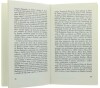 Lote 218 - PINTURA ESCULTURA EM PORTUGAL 1940-1980, LIVRO - Por Rui Mário Gonçalves. Biblioteca Breve. Edição do Instituto de Cultura e Língua Portuguesa, 1983. Vol. 44. Dim: 19x11,5 cm. Encadernação de capa de brochura. Profusamente ilustrado. Nota: exem - 3