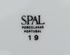 Lote 6 - SERVIÇO DE JANTAR EM PORCELANA SPAL - Composto de 71 peças sendo 3 terrinas com travessa, 1 travessa grande, 23 pratos rasos, 12 pratos de sopa, 12 pratos de sobremesa, 12 pratos de pão, 1 molheira com base, 2 azeitoneiras e 1 saladeira. Decoraç - 4