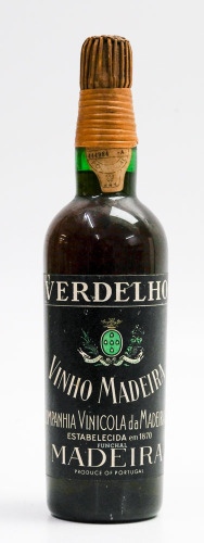 Lote 11 - MADEIRA VERDELHO - Garrafa de Vinho da Madeira Verdelho, Companhia Vinícola da Madeira, (750ml). Nota: idêntica à venda por € 650. Consultar valor indicativo em https://t.ly/3HCU