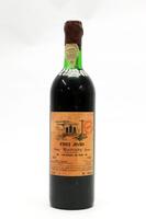 Lote 40 - FREI JOÃO RESERVA 1980 - Garrafa de Vinho Tinto, Reserva, Colheita de 1980, Caves São João, (750ml - 12% vol.). Garrafa numerada 2254 de 80550. Nota: idêntica à venda por € 29,50. Consultar valor indicativo em https://tinyurl.com/z3cadhm3