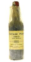 Lote 28 - PORTO BORGES VINTAGE 1963 - Garrafa de Vinho do Porto, Vintage Port 1963, Alto Douro, S.V. Borges & Irmão, (750ml). Nota: garrafa idêntica à venda por € 440,20. Consultar valor indicativo em https://t.ly/10g1