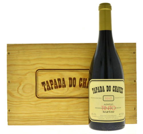 Lote 31 - TAPADA DO CHAVES 2013 - 6 Garrafas de Vinho Tinto, Alentejo DOC 2013, Frangoneiro, Portalegre Reserva, Tapada do Chaves, (750ml - 15%vol.). Conjunto com um valor de venda de € 135. Em caixa de madeira original. Consultar valor indicativo unitári