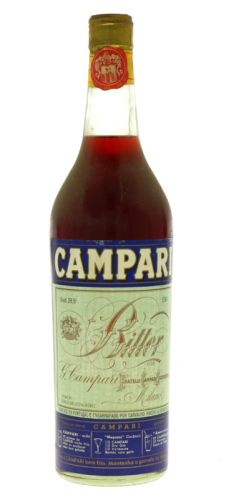 Lote 32 - CAMPARI BITTER - Garrafa de Campari Bitter, Milano, Fabricado em Portugal por Carvalho, Ribeiro & Ferreira, (900ml - 28,5%vol.). Nota: garrafa antiga com rolha de cortiça. Garrafa idêntica foi vendida por € 200 na Oportunity Leilões. Consultar v