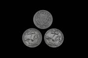 Lote 166 - Três moedas portuguesas em prata de 2$50 datadas de 1943, 1946 e 1947