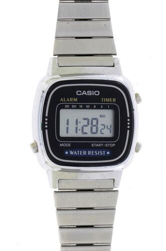 Lote 6 - CASIO. RELÓGIO DE PULSO DE SENHORA - Modelo Ref. 3191. caixa em aço com 24 mm e bracelete em aço. Movimento de pilha. Mostrador digital multifunções. Nota: a funcionar