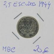 Lote 583 - Numismática - Moedas; Portugal; 2,5 Escudos 1944 Moeda em PRATA; Estado: MBC; Cotação pelo anuário numismática 2013 - 20€