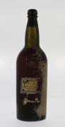 Lote 1257 - Garrafa de (vinho tinto) da casa (J. Camilo?), data desconhecida, talvez colheitas 1860 e 1875