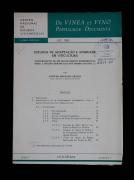 Lote 1298 - Livro de António Machado Grácio, "De Vinea et Vino Portugaliae Documenta - Estudos de Adaptação e Afinidade em Viticultura - Anteprojecto para a Região Demarcada dos Vinhos do Dão", Set. 1964