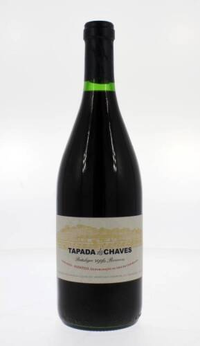 Lote 1413 - Garrafa de vinho tinto da Região do ALENTEJO, da marca TAPADA DO CHAVES, reserva 1996