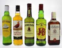 Lote 1430 - Cinco garrafas de Whisky, Cutty Sark, The Famous Grouse, Ballantines Finest, J&B e Jameson Irish Whiskey Triple Distilled