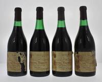 Lote 1493 - Quatro garrafas de vinho tinto da Região do DOURO, da marca RESERVA ESPECIAL - CASA FERREIRINHA, colheita seleccionada 1974. Á venda em sites da especialidade com P.V.P. de 98,00€ (cada garrafa) - www.garrafeiranacional.com. Nota: Apresenta pe