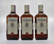 Lote 1540 - Três garrafas de whisky, Ballantines Finest