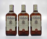 Lote 1590 - Três garrafas de whisky, Ballantines Finest