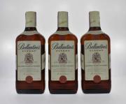 Lote 1640 - Três garrafas de whisky, Ballantines Finest