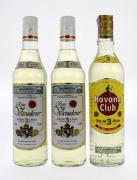 Lote 1709 - Conjunto de três garrafas de Rum, duas de Varadero, 3 años, Destilado y Envejecido en Cuba e uma de Havana Club, 3 años, El Ron de Cuba