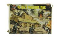 Lote 324 - AIRFIX, KIT EM PLÁSTICO DE CARRO DE COMBATE - Modelo Pz. Kw. V Panther Tank, à escala H0/00 (1.76). Nota: em caixa original com instruções. Por montar. Pode apresentar eventuais faltas. Modelo de 1975